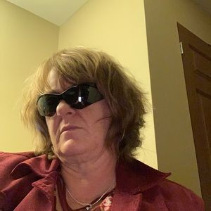 Meet your Posher, Sheila